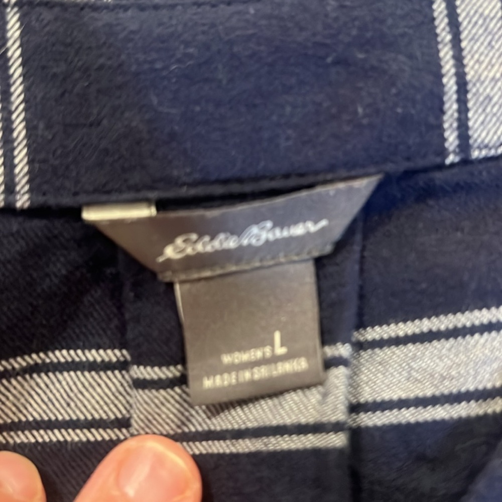 Eddie Bauer ladies navy plaid top size large - Picture 6 of 6